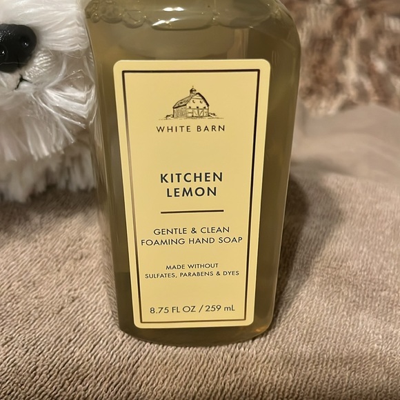 White Barn by Bath & Bodyworks Kitchen Lemon foaming handsoap no parabens 8.75oz - Picture 2 of 4